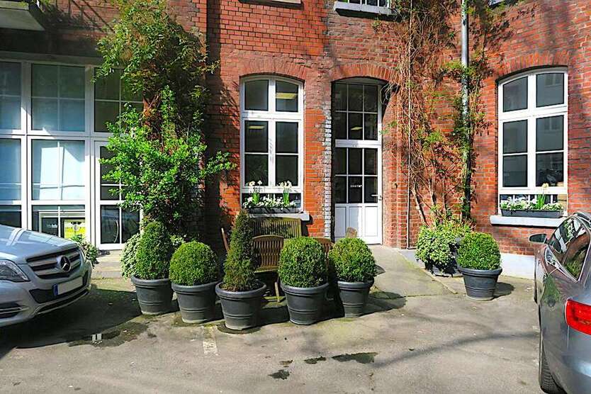 Büro in Düsseldorf 2.290 € 210 m²
