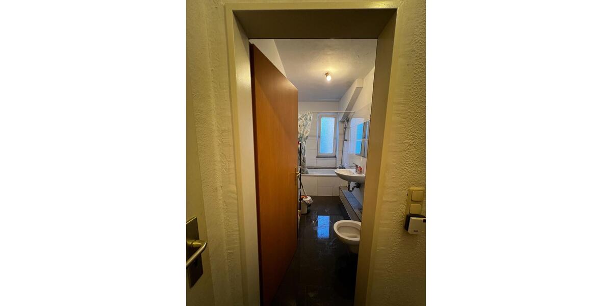 Etagenwohnung Bochum Wiemelhausen - 2 Zimmer, 90 m&sup2;, 550&euro; | Angebot:25759292