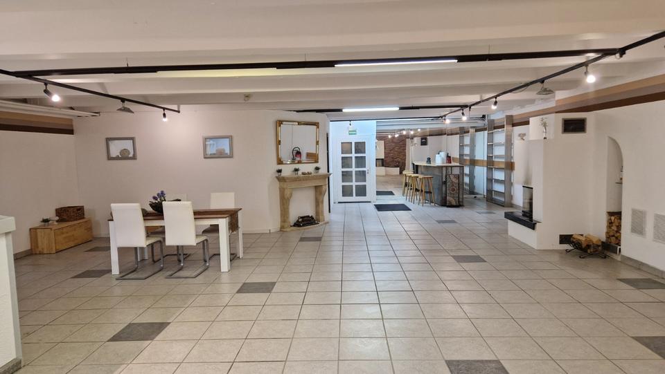 150m2 Büro Wellness Beauty Yoga Ausstellung Atelier Essen Kray UG zimmer