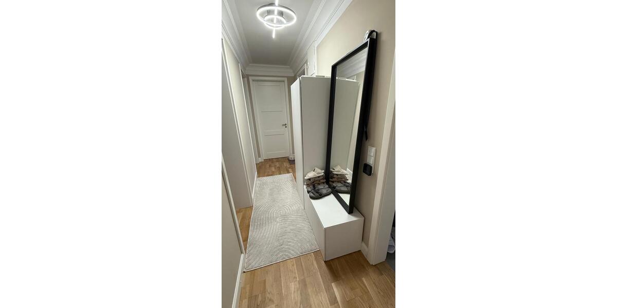 Luxuriös saniert & komplett möbliert 3 zimmer