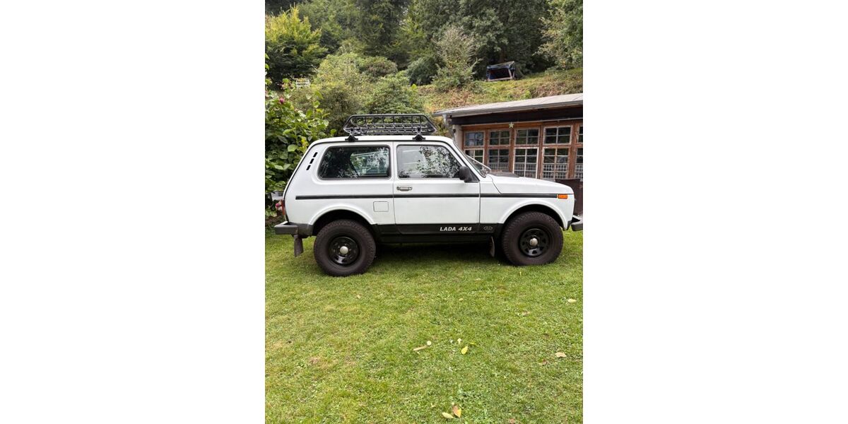 Lada Niva 88.550 km 9.500 € Essen 45277