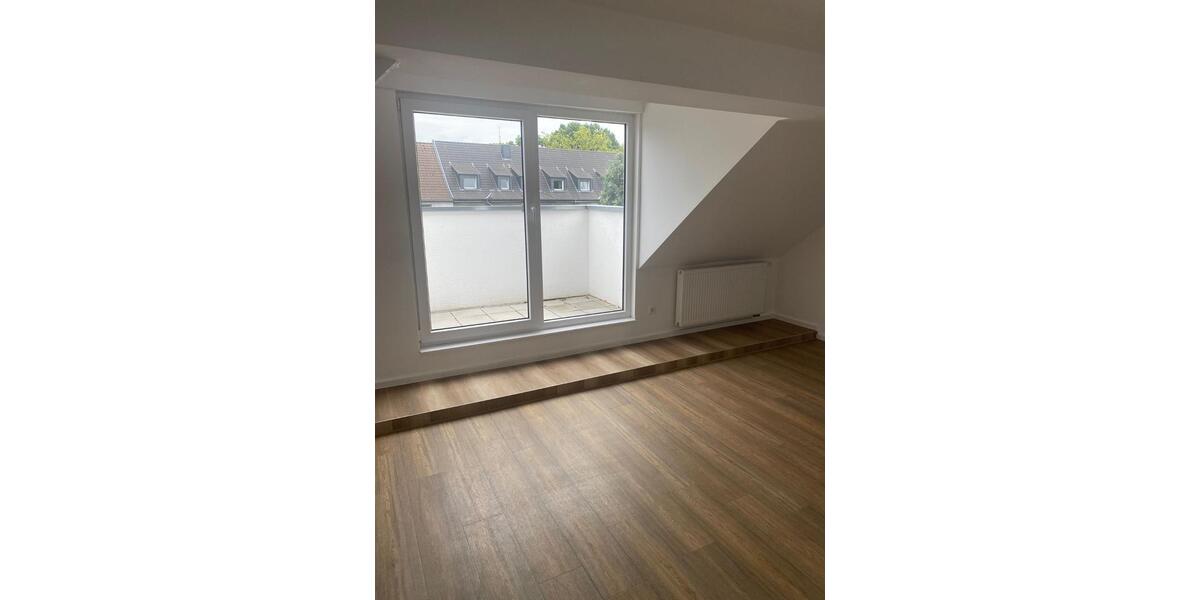Stilvolle Maisonette-Wohnung mit Balkon in Essen-Frohnhausen 4 zimmer