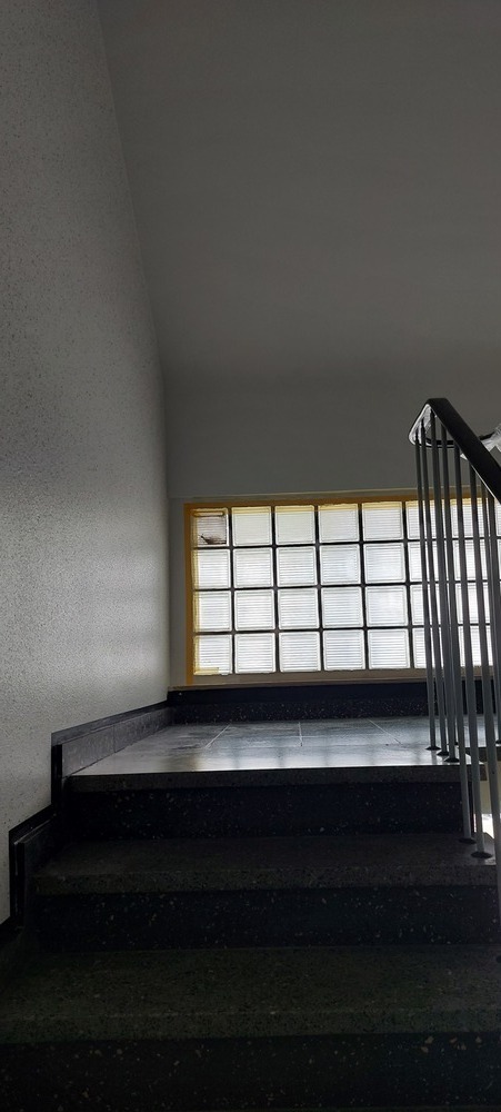 Mehrfam. Haus mit 14 Wohnungen und 8 Garagen in Wuppertal zimmer