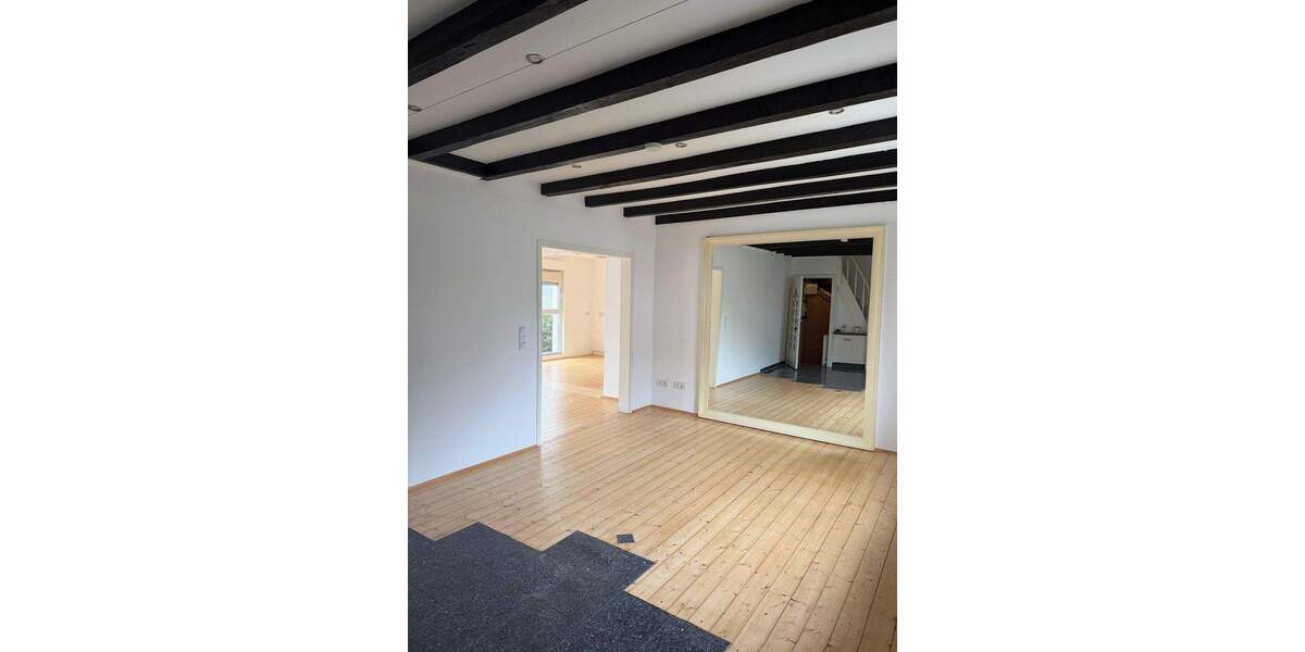 Bezugsbereites EFH mit vermieteter Einliegerwohnung 9 zimmer