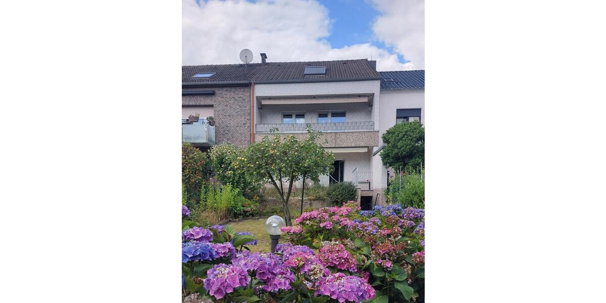 Schönes Häuschen, schöner Garten, gerne auf einen Käufer warten! 7 zimmer