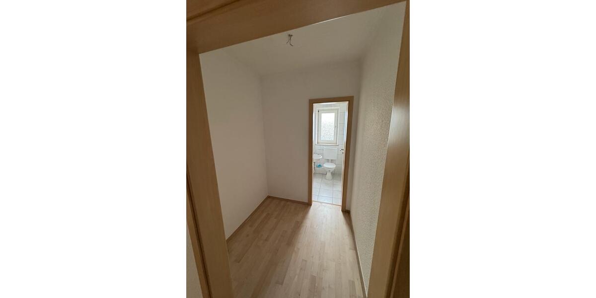 Etagenwohnung Moers Rheinkamp - 4 Zimmer, 95 m&sup2;, 890&euro; | Angebot:25616652