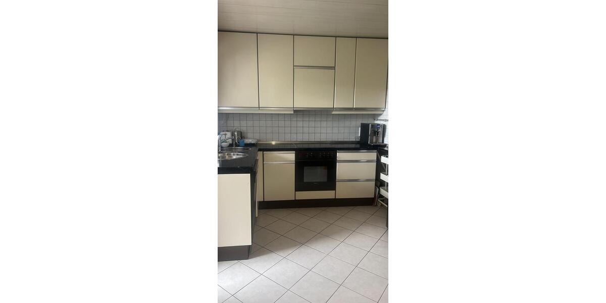 Erdgeschoßwohnung Duisburg Huckingen - 4 Zimmer, 95 m&sup2;, 1.200&euro; | Angebot:25235977