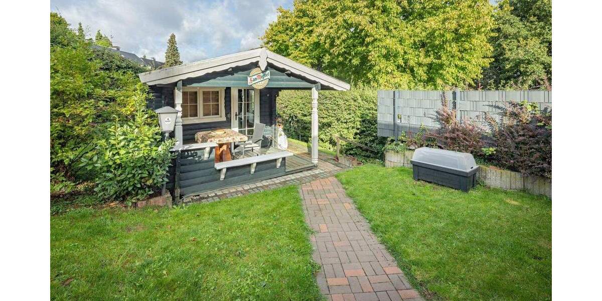 Zwei Häuser in einem mit zwei separaten Eingängen - Einfamilienhaus plus erweiterte Einliegerwohnung 9 zimmer