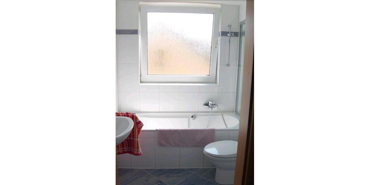 Dachgeschoßwohnung Oberhausen Alstaden - 3.5 Zimmer, 65 m&sup2;, 135.000&euro; | Angebot:27450771