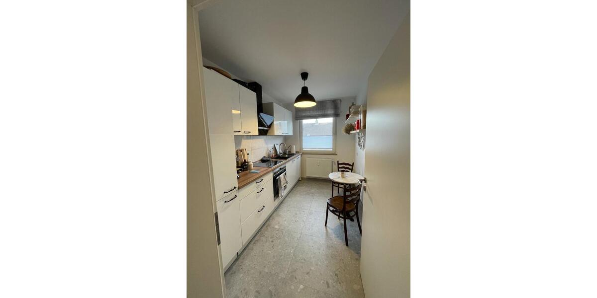 Moderne, frisch sanierte, möblierte, 78 qm Wohnung in guter Lage 3 zimmer