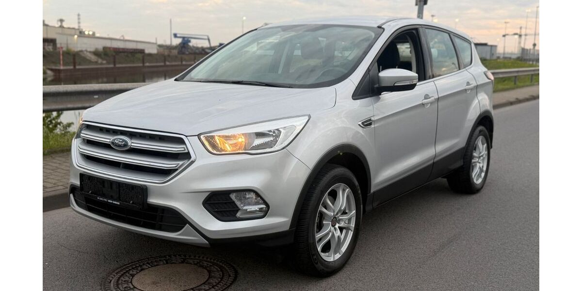 Ford Kuga 93.650 km 9.999 &euro; Duisburg 47138