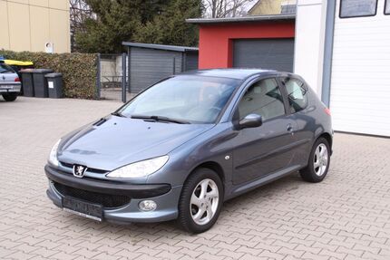 Peugeot 206 125.300 km 2.700 &euro; Velbert 42549