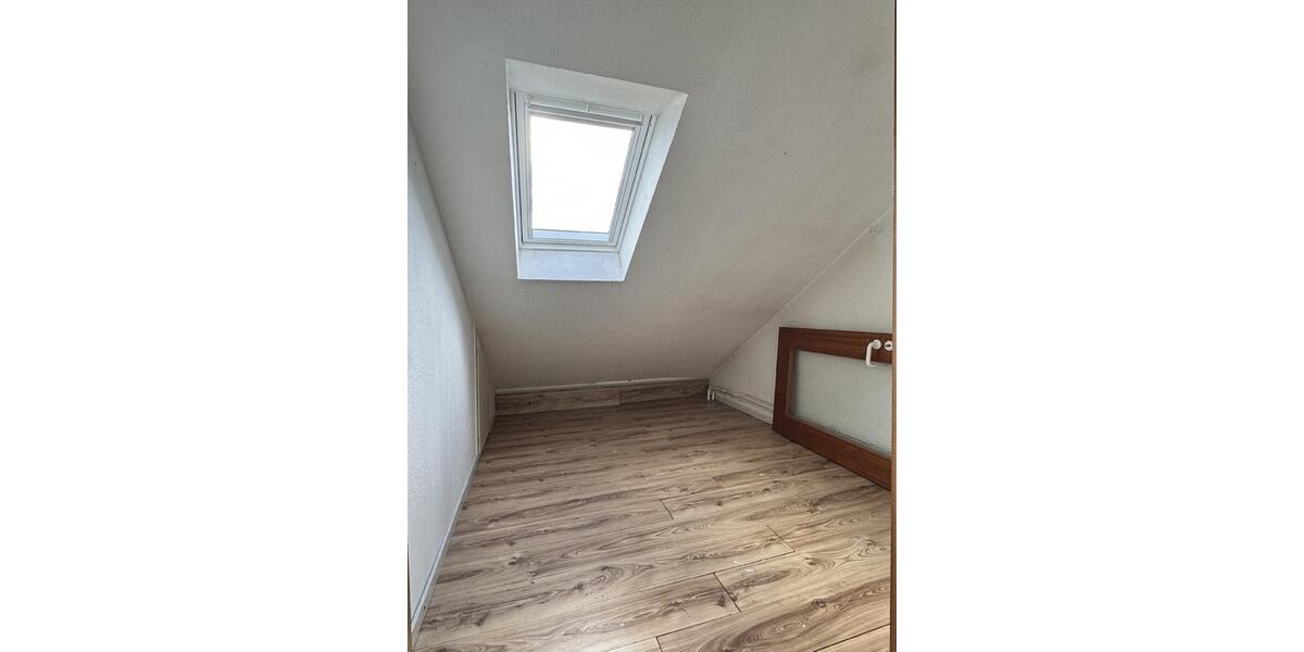 Dachgeschoßwohnung Haan - 2.5 Zimmer, 100 m&sup2;, 790&euro; | Angebot:25784474