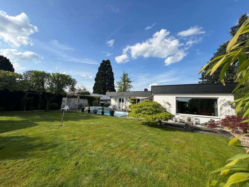 Haus zum Kaufen in Kaarst 1.150.000 € 226 m²