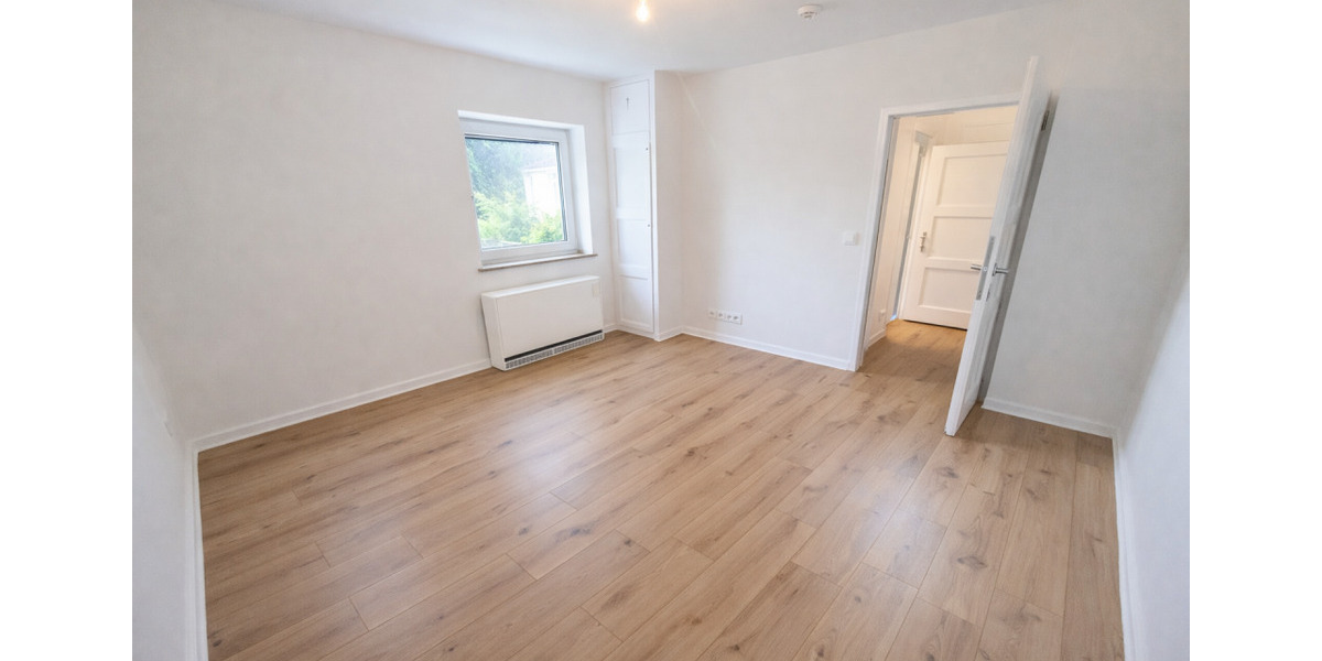 **Erdgeschoss, frisch renoviert und neues Tageslichtbad gewünscht? Dann schnell sein!** 3 zimmer