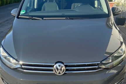 VW Touran 230.221 km 10.499 &euro; Duisburg 47199