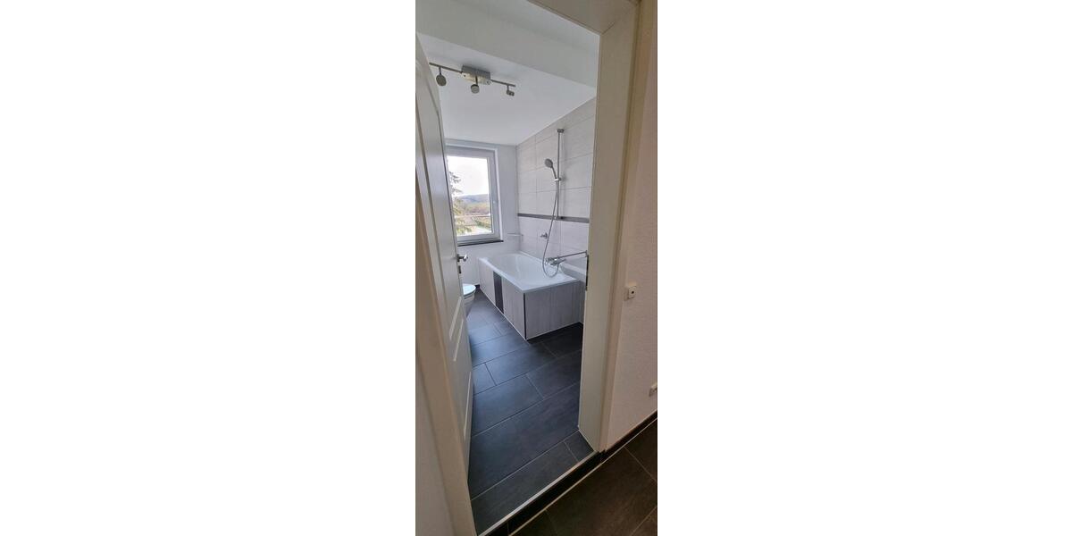 Dachgeschoßwohnung Essen Stadtbezirk V - 2.5 Zimmer, 75 m&sup2;, 940&euro; | Angebot:25304043