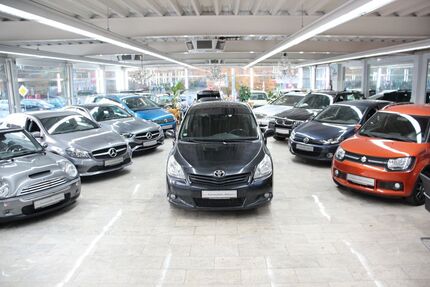 Toyota Verso 240.000 km 2.990 &euro; Essen 45356