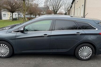 Hyundai i40 155.000 km 6.499 &euro; Oberhausen 46049