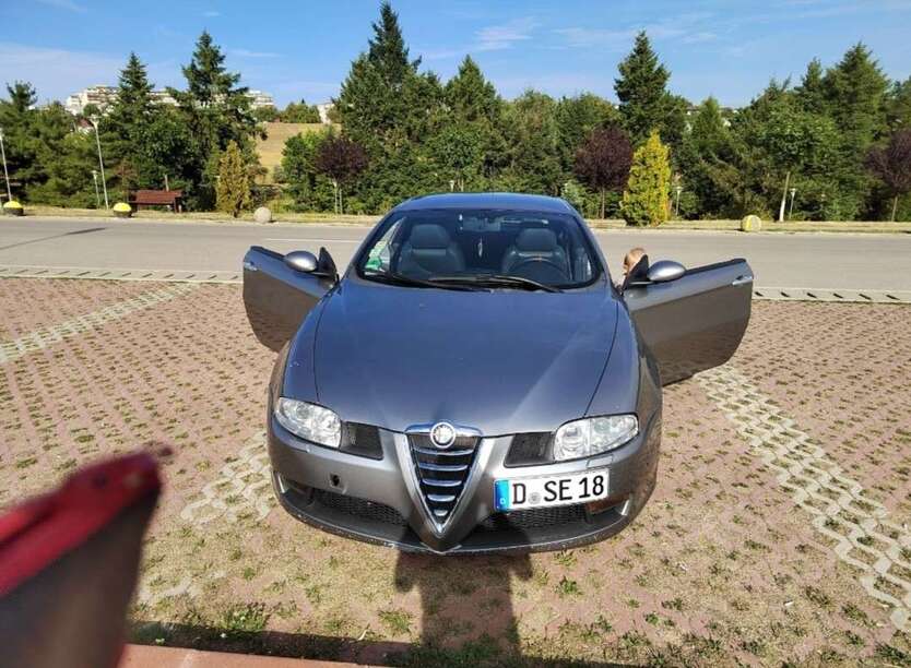 Alfa Romeo GT 102.000 km 11.400 € Düsseldorf 40219