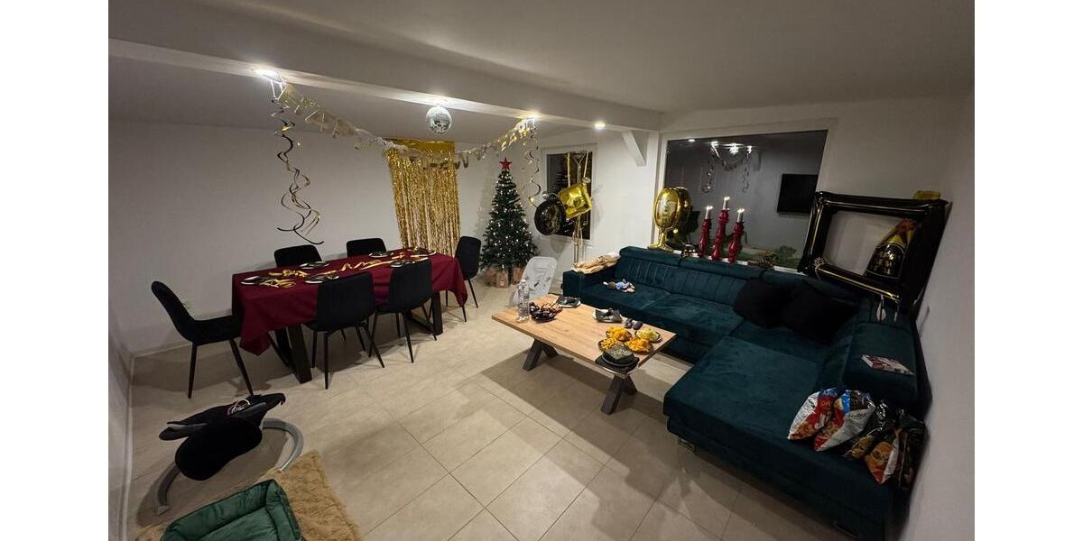 Charmante Doppelhaushälfte mit großem Garten im Duisburger Süden 4 zimmer