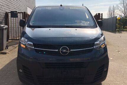 Opel Vivaro 93.534 km 9.990 &euro; Gelsenkirchen 45886