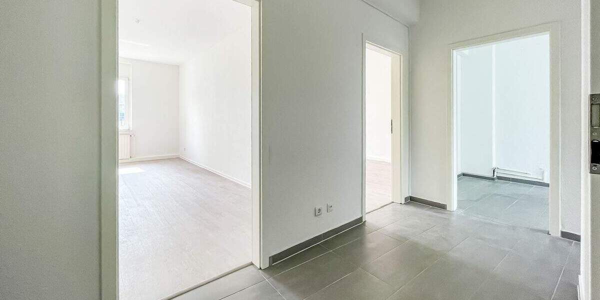 2,5 Zimmer - Balkon - renoviert - zentrale Lage direkt am Rathaus 2 zimmer