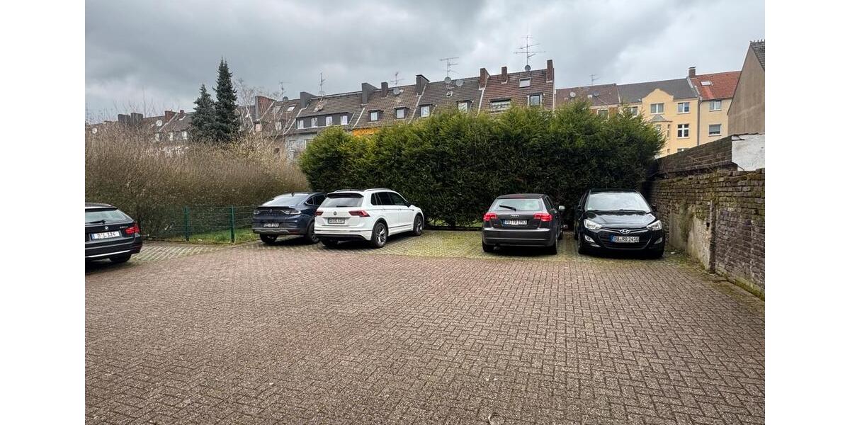 Etagenwohnung mit eigenem Garten und Stellplatz 3.5 zimmer