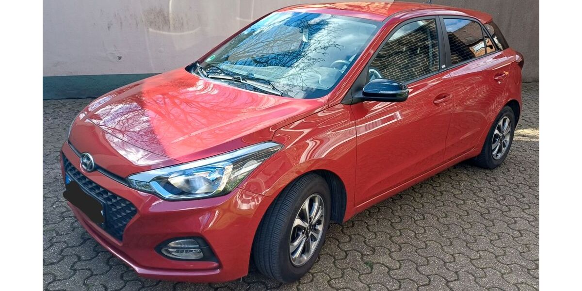 Hyundai i20 68.000 km 10.900 &euro; Duisburg 47137