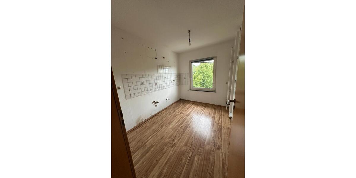 Dachgeschoßwohnung Essen Stadtbezirk V - 2.5 Zimmer, 56 m&sup2;, 400&euro; | Angebot:26636713