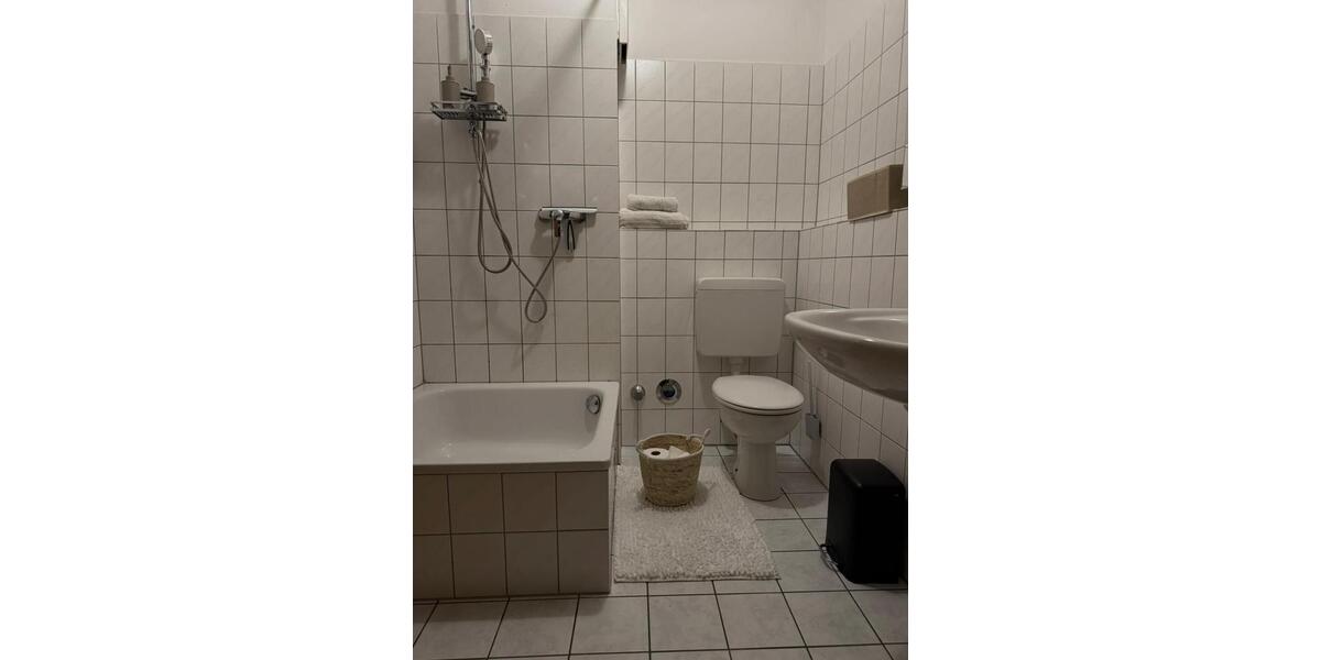 Etagenwohnung Duisburg Huckingen - 1 Zimmer, 40 m&sup2;, 720&euro; | Angebot:25834698