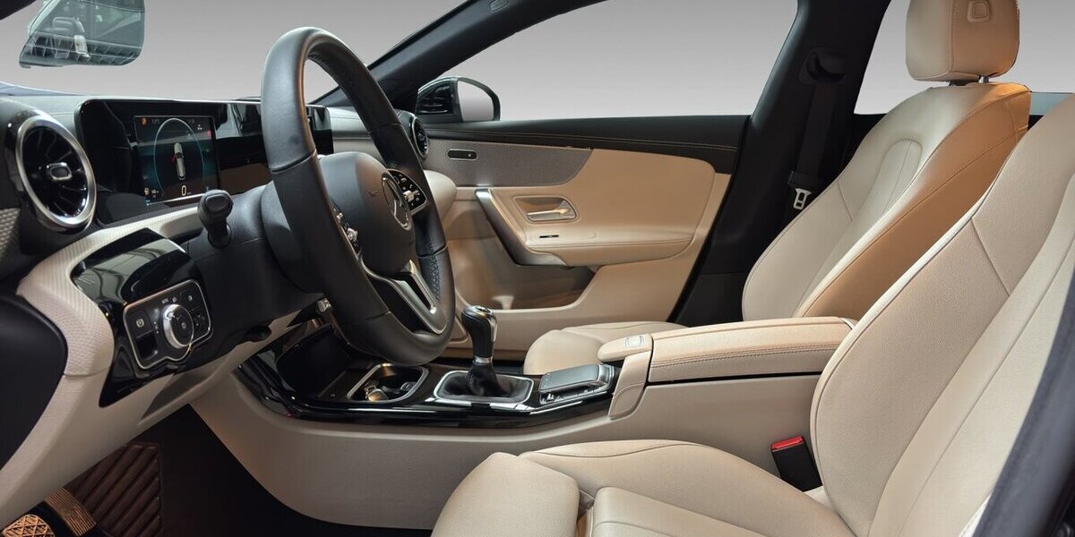 Mercedes-Benz CLA 180 Shooting Brake Leder Navi Kamera 1.Hd 108.430 km 17.500 &euro; Wuppertal 42327