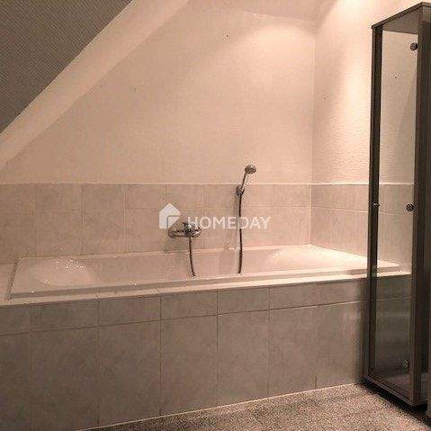 Vermietete Dachgeschosswohnung mit 4 Zimmern und schöner Ausstattung in Herne-Süd 4 zimmer