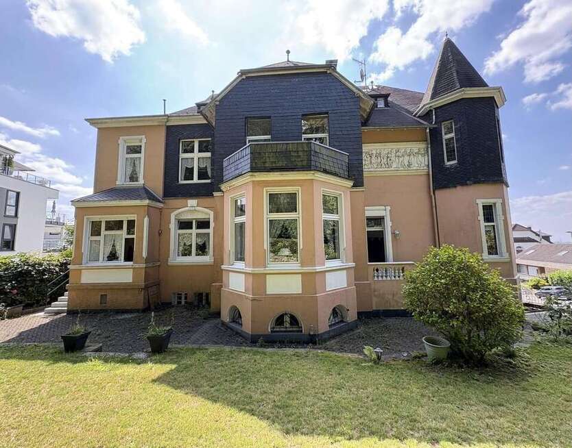 Haus zum Kaufen in Remscheid 975.000 € 460 m² 14 zimmer