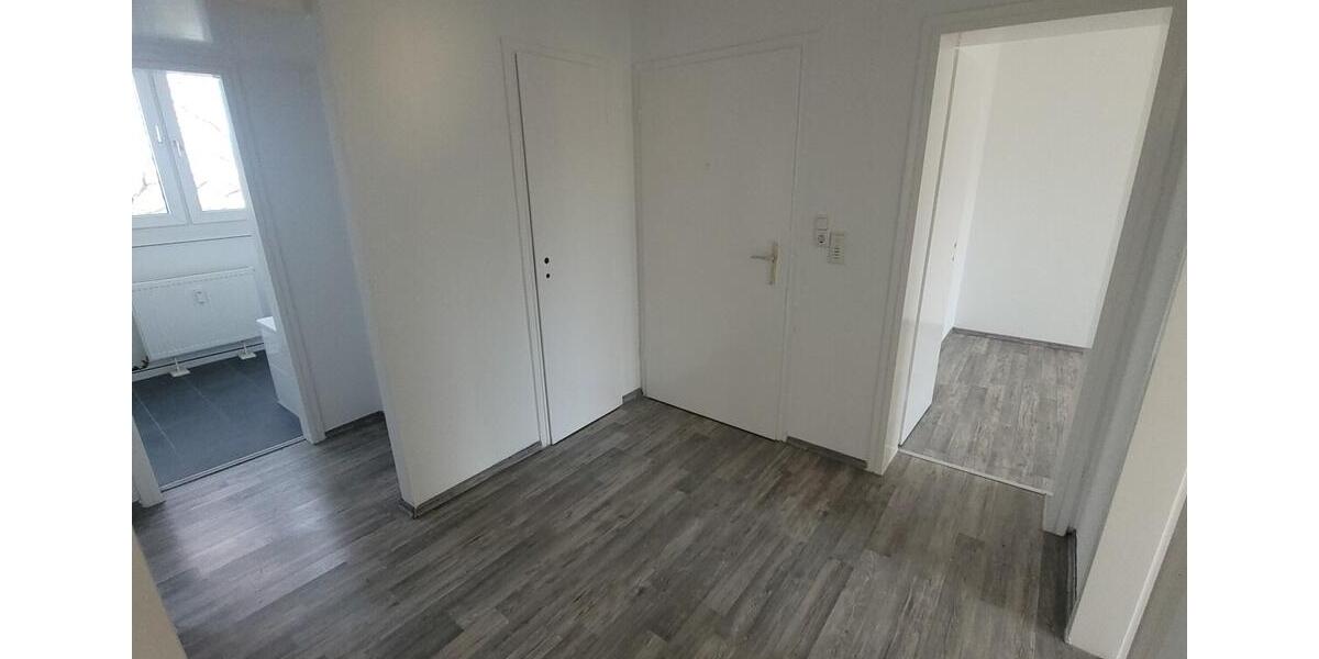 Renovierte 3-Zi-Wohnung im 2.OG in gefragter und Wohnanlage Ruhrhöhe - ideal für Paare und kl. Fam. 3 zimmer