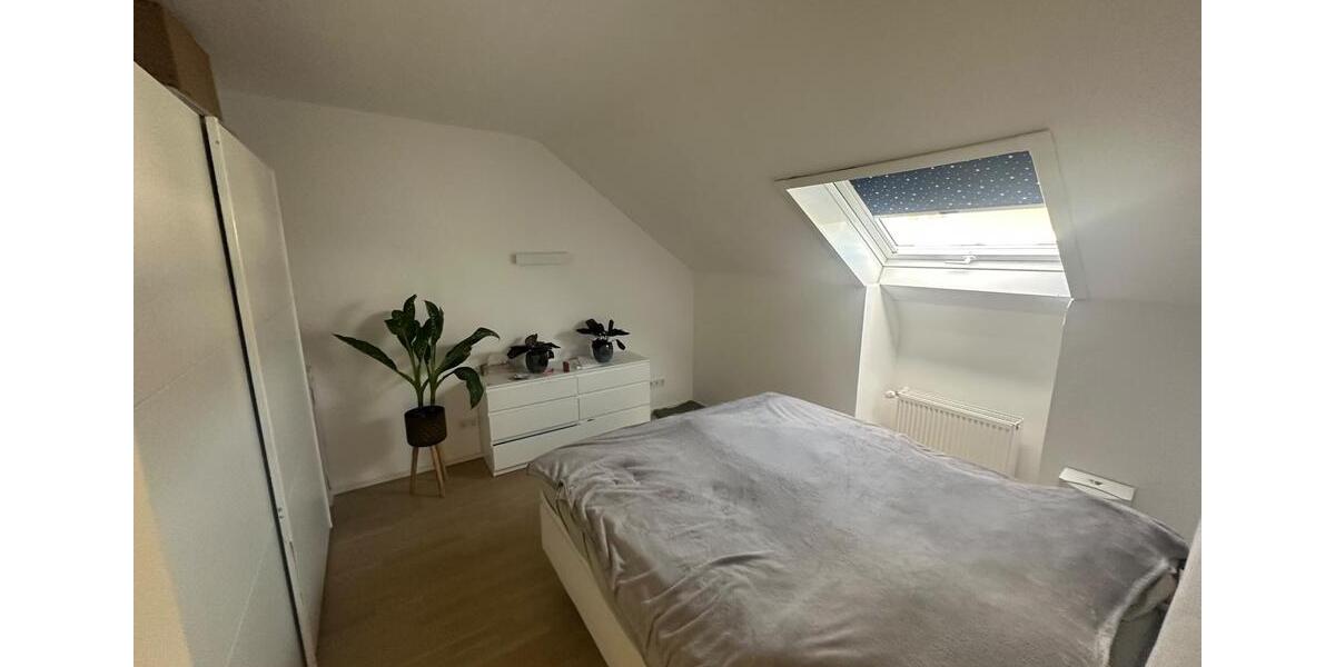 Dachgeschoßwohnung Ratingen Tiefenbroich - 2 Zimmer, 55 m&sup2;, 219.000&euro; | Angebot:27460602