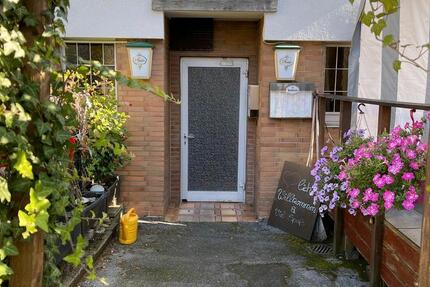 Kegelbahn mit Gaststätte und Inventar 