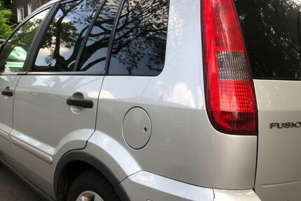 Ford Fusion 158.500 km 1.234 &euro; Duisburg 47051