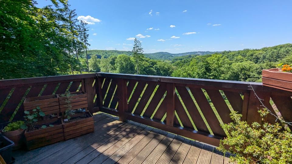 Traumhafte Eigentumswohnung im Stile einer Doppelhaushälfte 2.5 zimmer