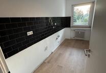 Schöne und gut geschnittene 2 Zimmer Wohnung in Wersten (Balkon)
