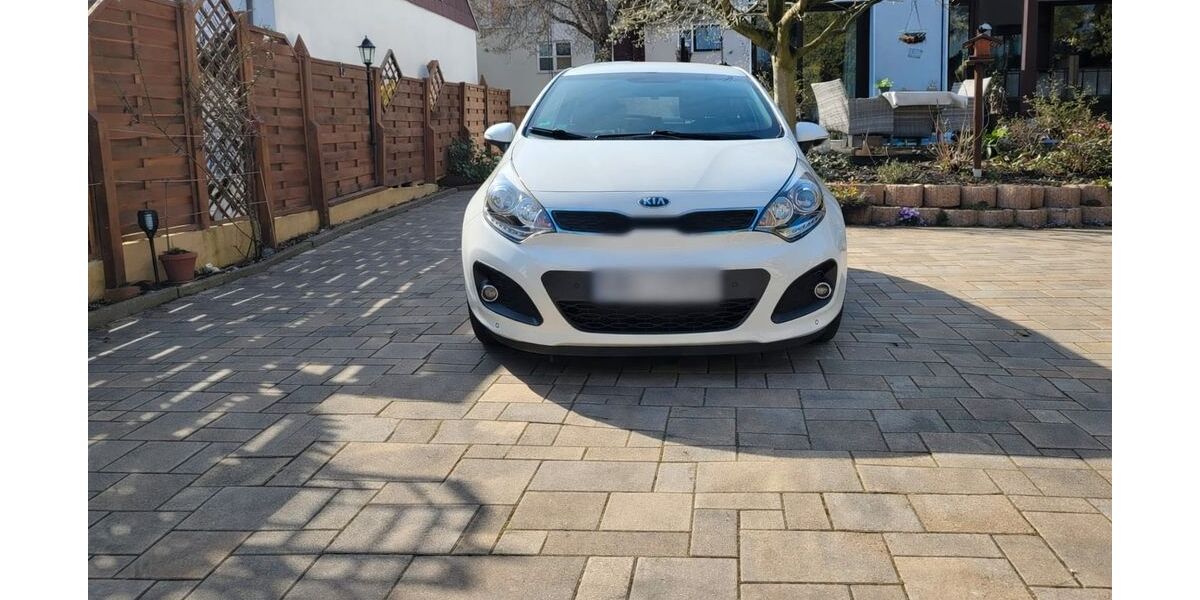 Kia Rio 98.450 km 8.000 &euro; Essen 45355