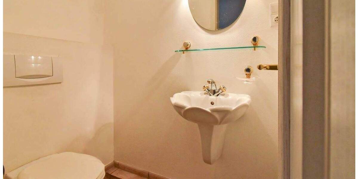 Stilvoll in Spitzenlage! Barrierefreie 4½ R.-Wohnung mit Aufzug, Balkon & 2 Garagen in Bredeney 4 zimmer