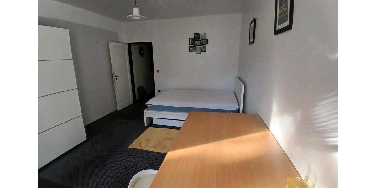 Etagenwohnung Düsseldorf Flingern Süd - 5 Zimmer, 130 m&sup2;, 650&euro; | Angebot:24515667