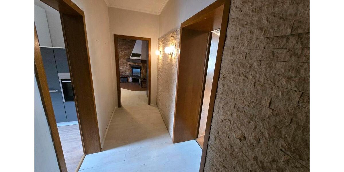 Erdgeschoßwohnung Duisburg Hamborn - 5 Zimmer, 166 m&sup2;, 175.000&euro; | Angebot:26480561