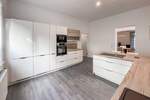 5,5 Zimmer - Terrasse - kernsaniert - inkl. Einbauküche - Stellplatz 5 zimmer