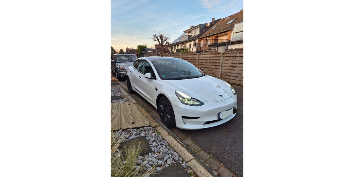 Tesla Model 3 47.005 km 26.900 &euro; Duisburg 47249