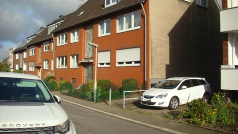 3 12 Zimmmer Mietwohnung (ohne Balkon!) im 1. OG im 5 FH 3 zimmer