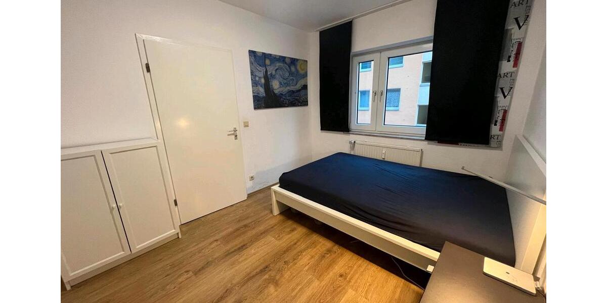 Helle ETW mit Balkon und Tiefgaragenstellplatz in zentraler Lage 2.5 zimmer