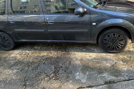 Dacia Logan 157.000 km 4.350 &euro; Wuppertal 42327