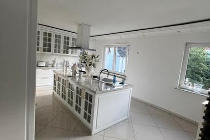 Wohnung Duisburg Mittelmeiderich - 6 Zimmer, 169 m&sup2;, 263.000&euro; | Angebot:26929867